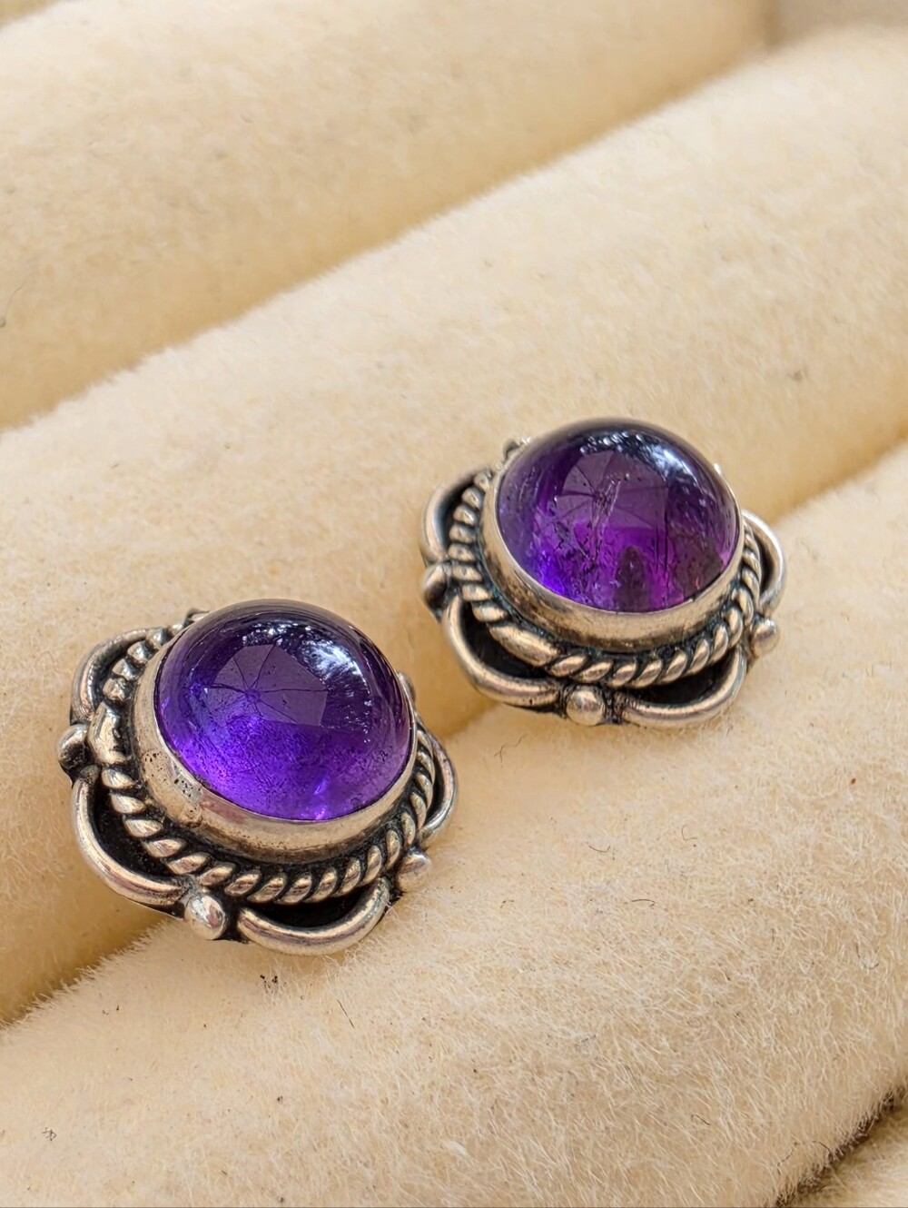 Sterling Silver Purple Cabochon Stud Earrings • 1.27g